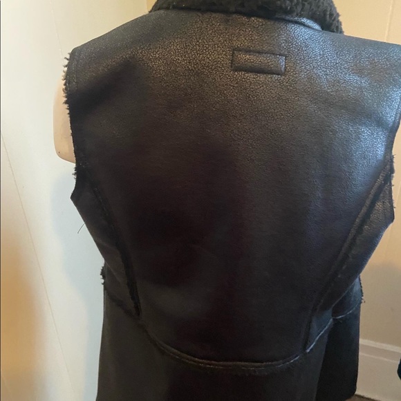 Vest - Picture 2 of 2